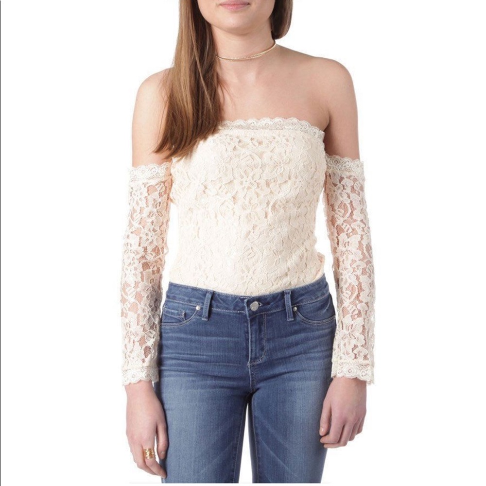 NEW Beautiful Lace✨ Bodysuit
